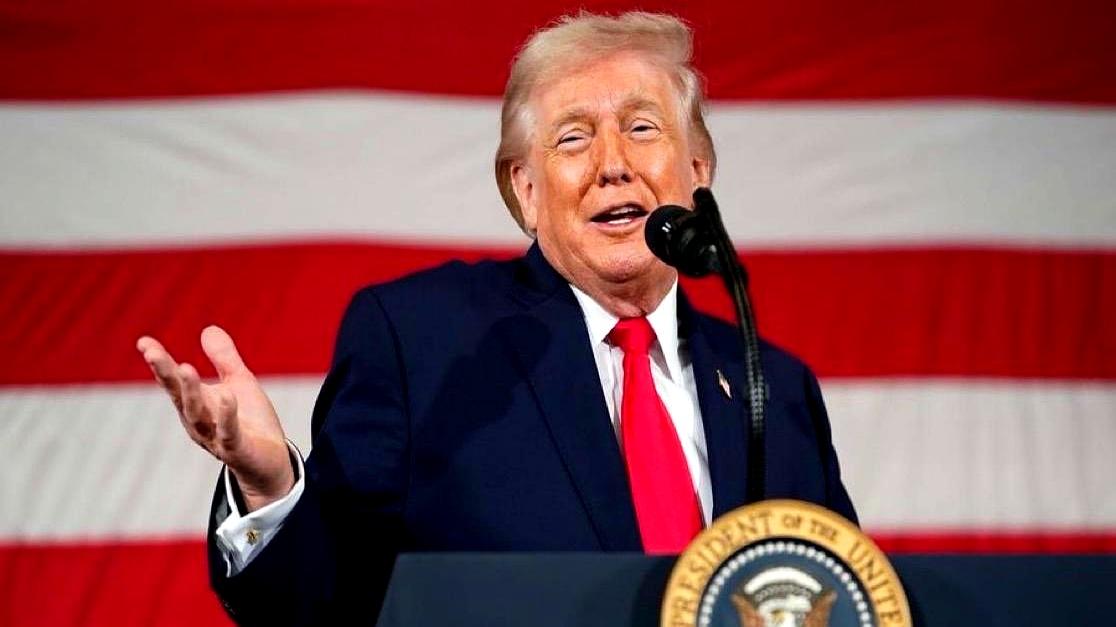 网传他曾把自己在沃顿夸成“班里第一”，当数字被翻出来时，366人的队伍里，却排在