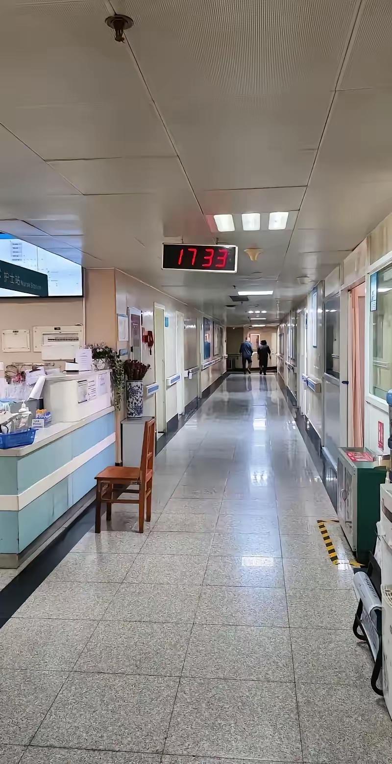 [月亮]这医生火了！江苏，有个女子头晕去医院检查，结果还没出就走了。没想到，检测