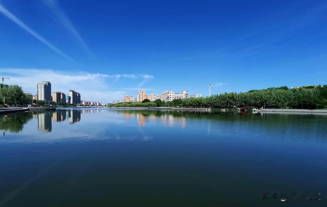 晒图笔记大赛威海市文登区抱龙河河景房倒影（六）