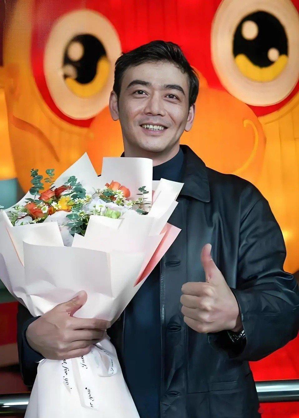 《悬案》口碑爆棚，最惊艳的不是男主岳云鹏，而是剧中饰演施占军的演员杨烁居然一洗之