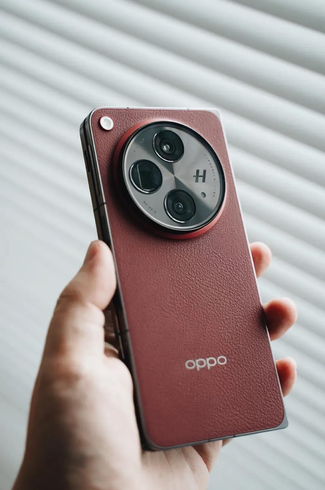#OPPO Find N3#绿厂好歹还算是一家认真做手机的厂商，哲库的被迫解散现