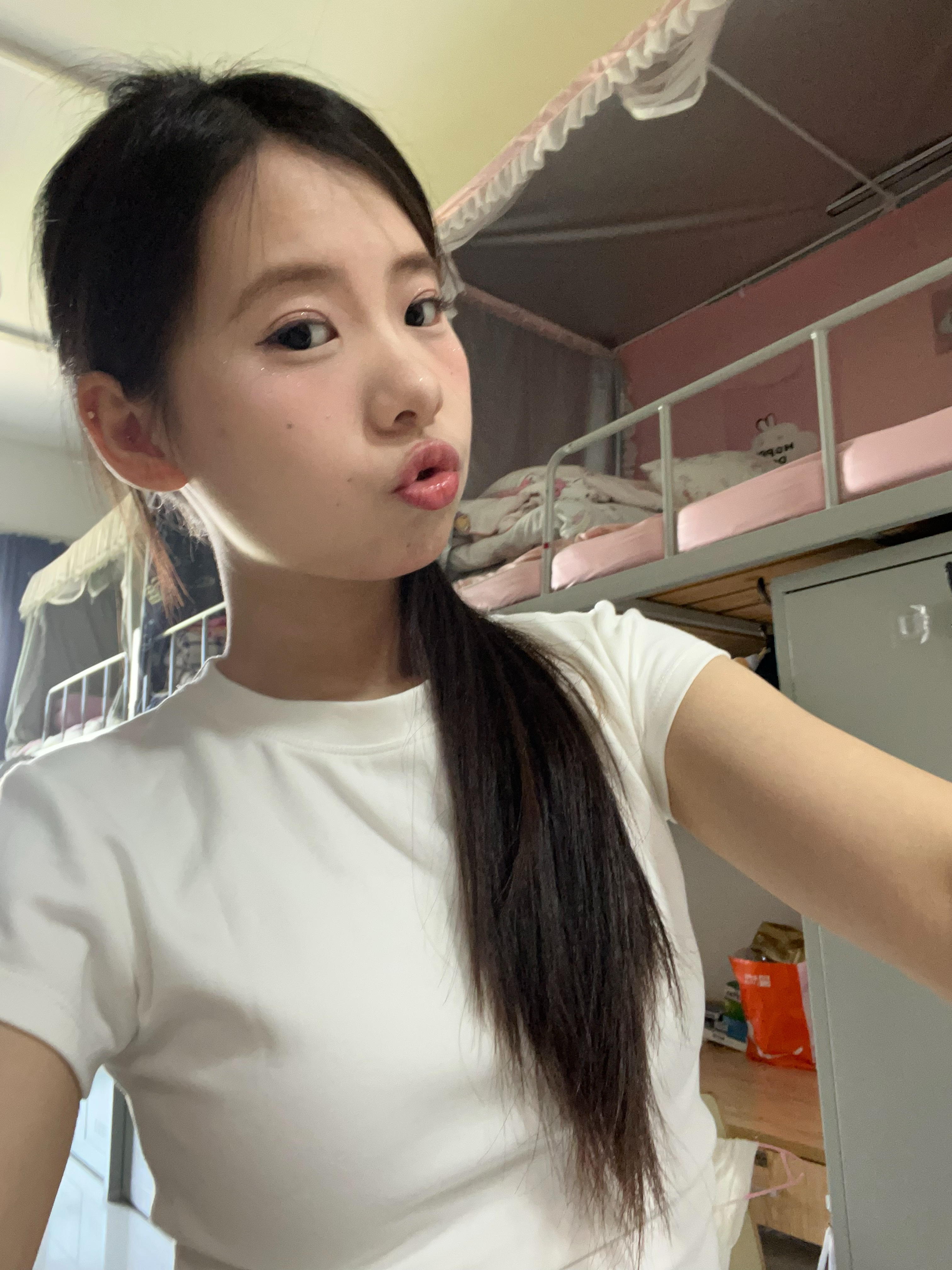 发际线能再高一点吗^_^ ​​​
