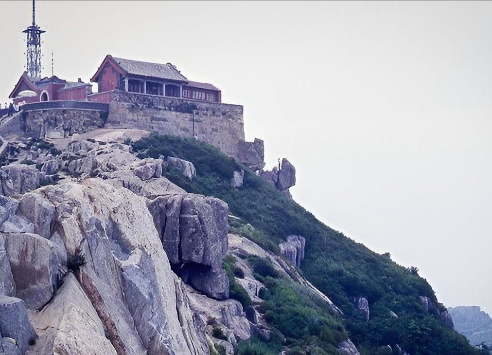 第一次登上著名的泰山——在山东鱼台部队农场当庄稼兵（六）