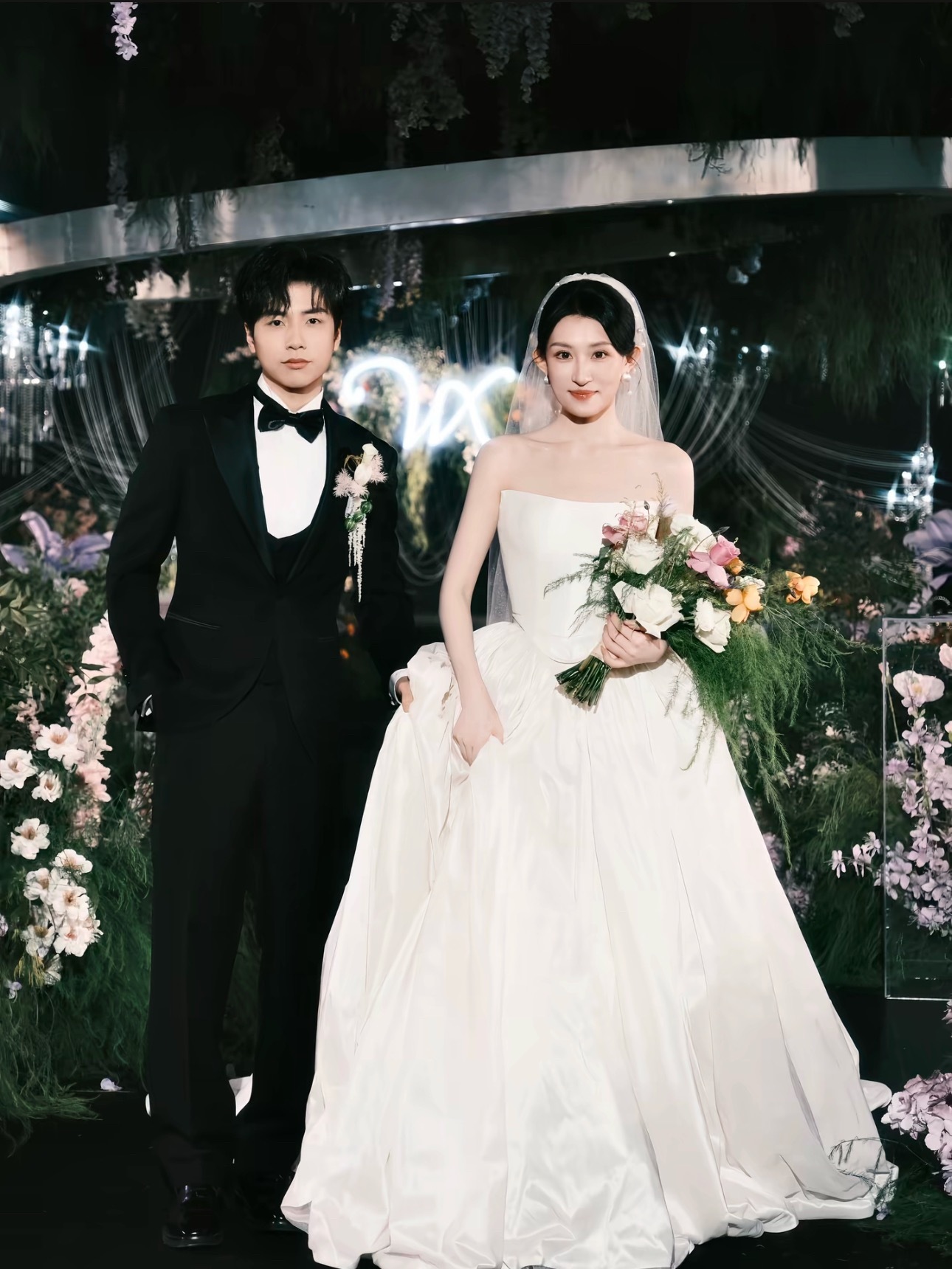 般配！Rapeter刚刚晒出和小莴的婚礼现场！Rapeter