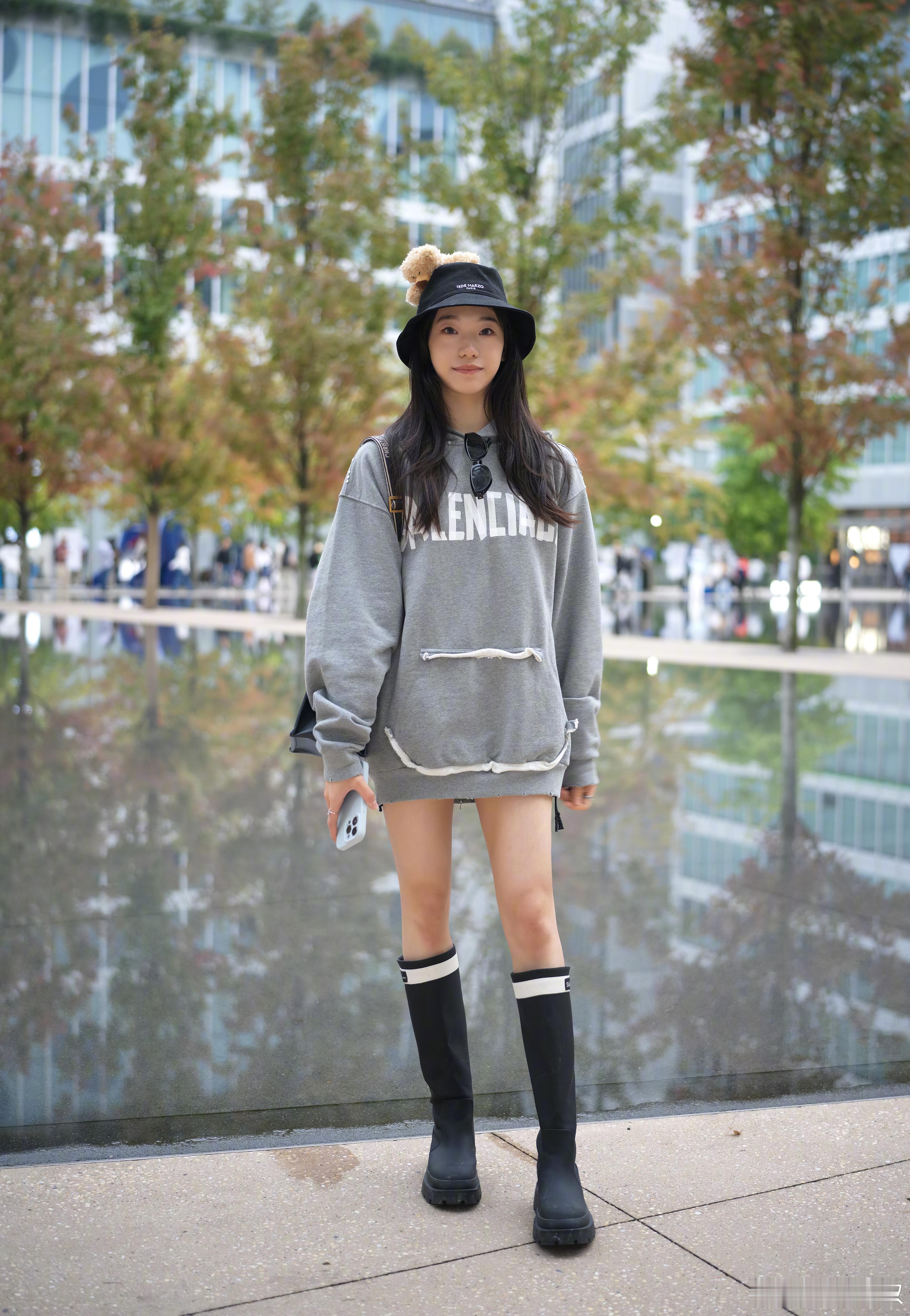 10月22日街拍更新，长短配的舒服美[色] ​​​