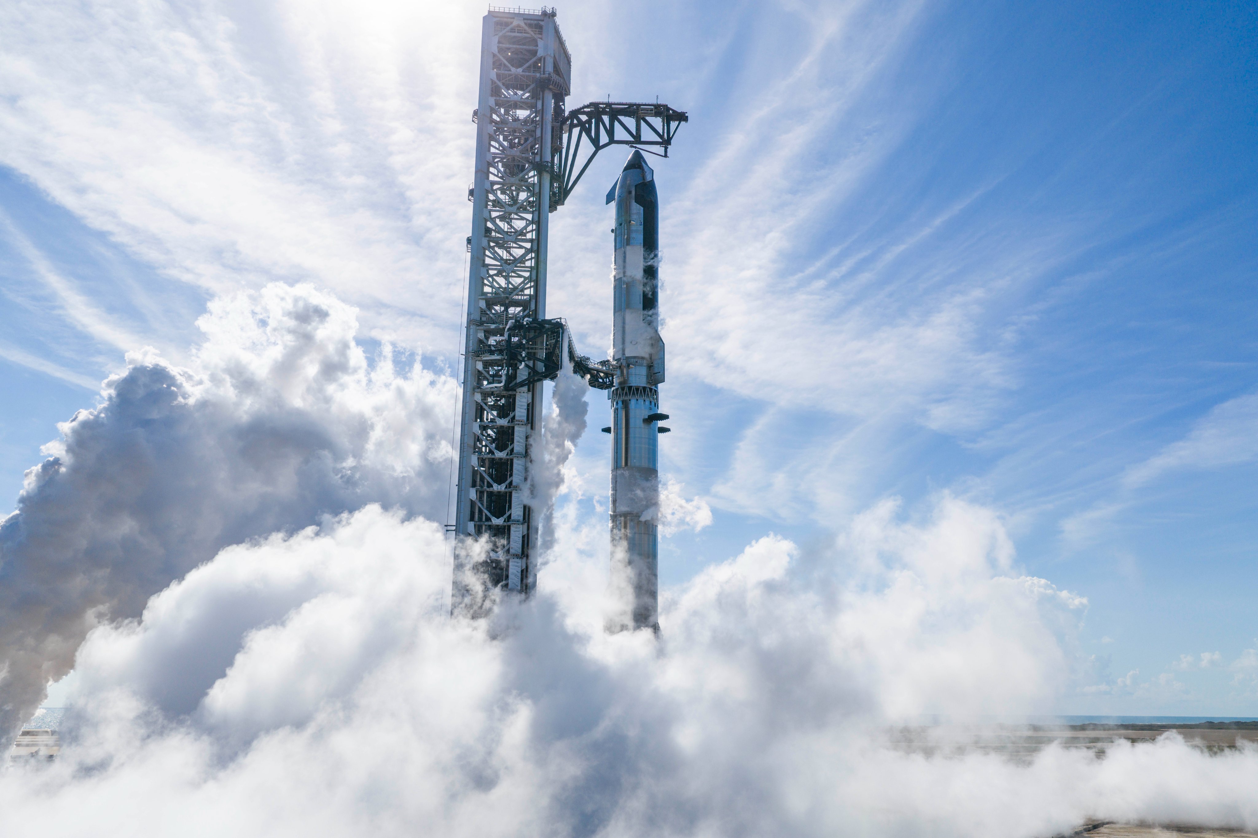 SpaceX完成星舰14飞低温加注彩排，首次轨道任务进入最后准备9月25日，Sp