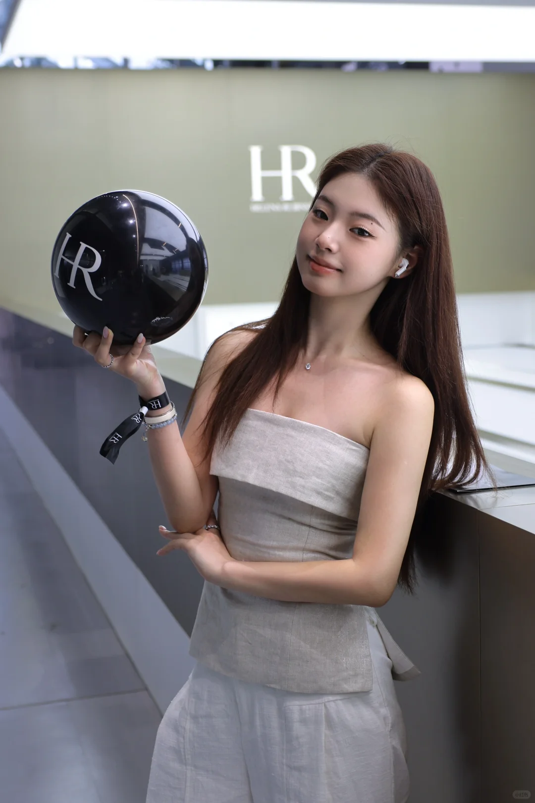 赫莲娜金牌收入囊中！