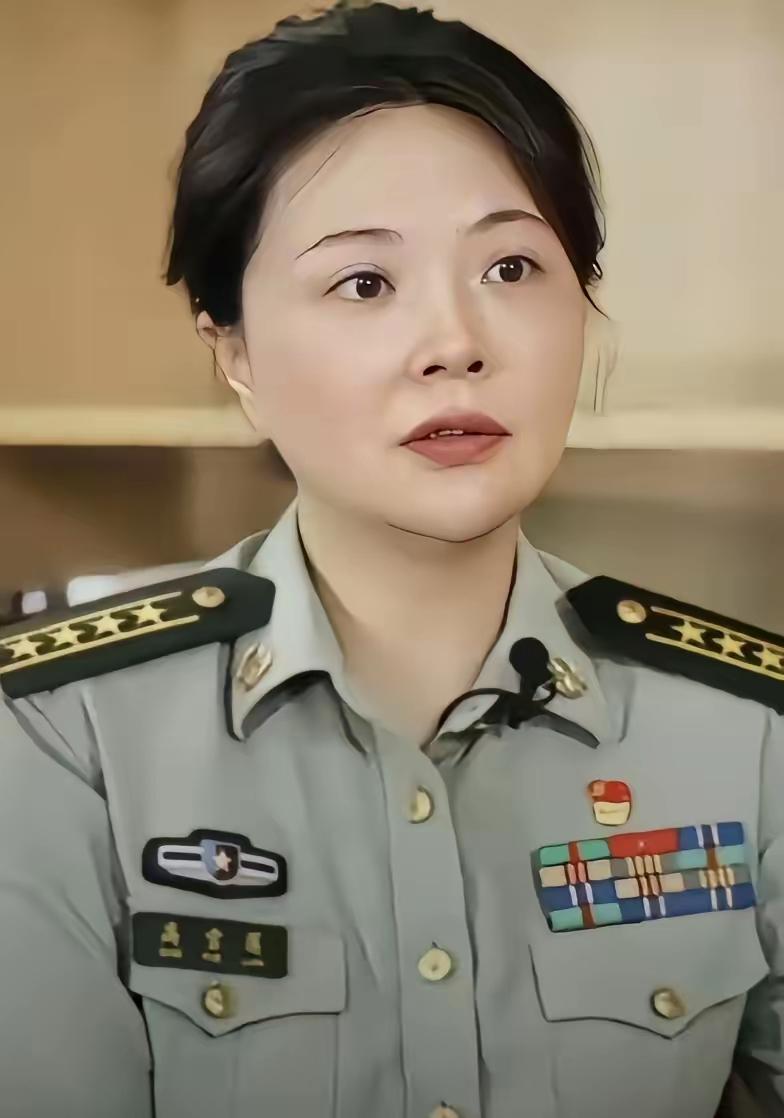 西部战区审计员高雪莲在16年核查油料中，不仅核查出军油被倒卖的内鬼，更为前来核查