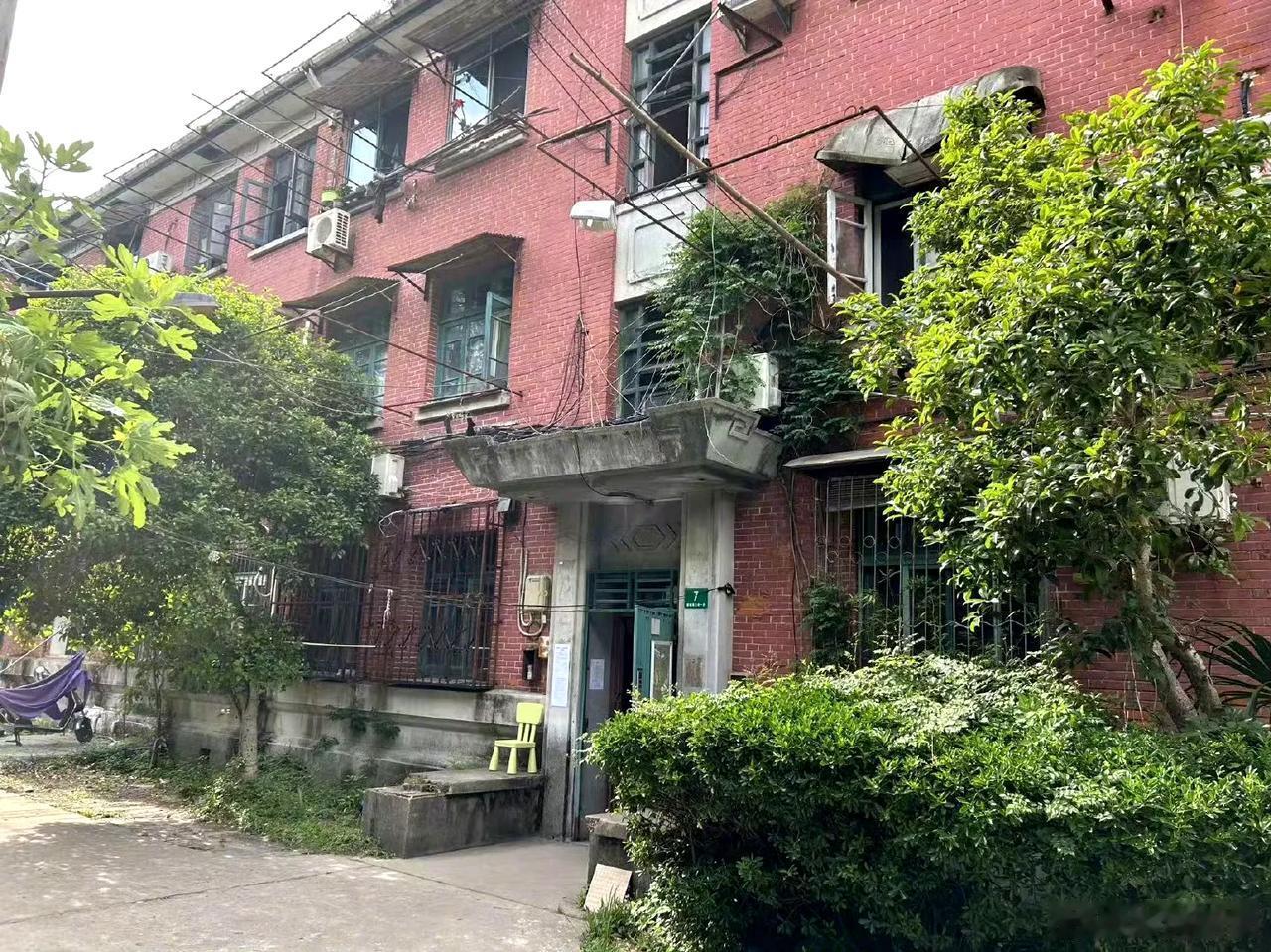 第一批房价下跌的夫妻已经离婚了，网友的评价太真实了
1，离婚不要拿房价下跌说事，
