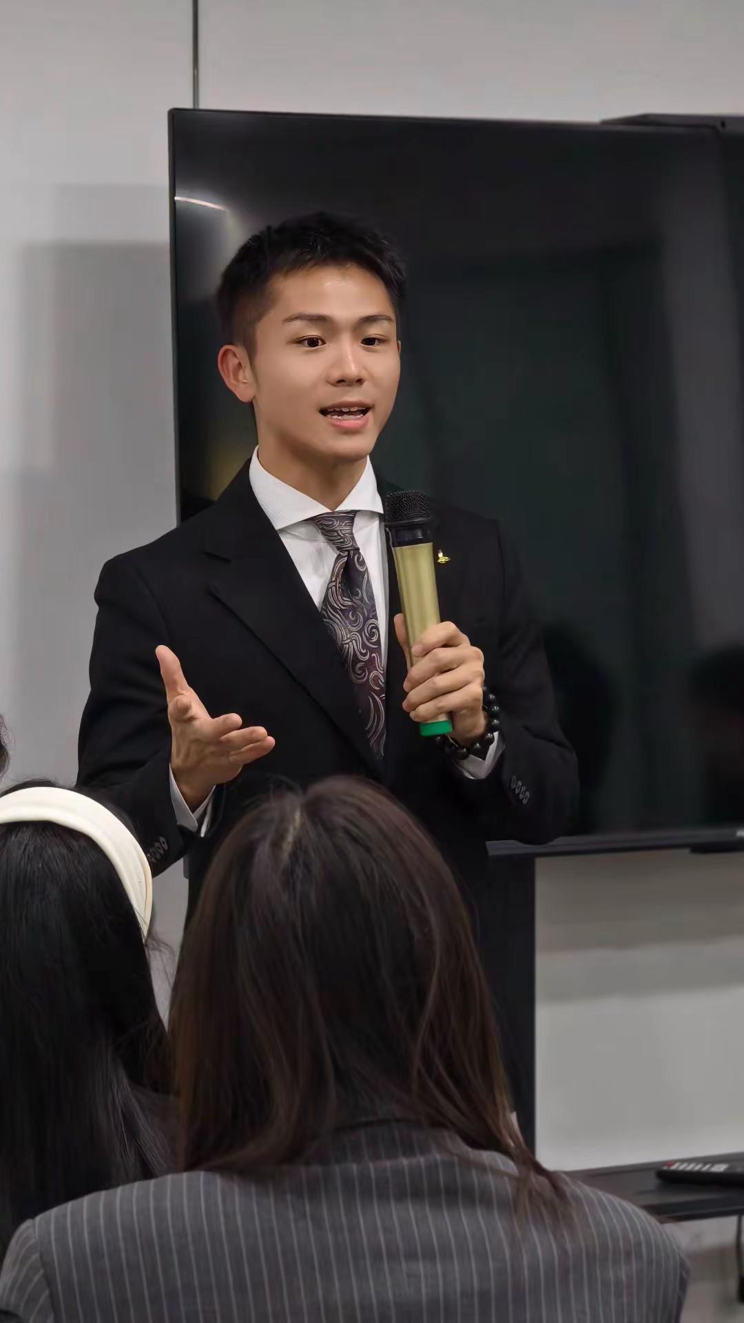 男人不用太帅，像个爷们就行老板日常 创业