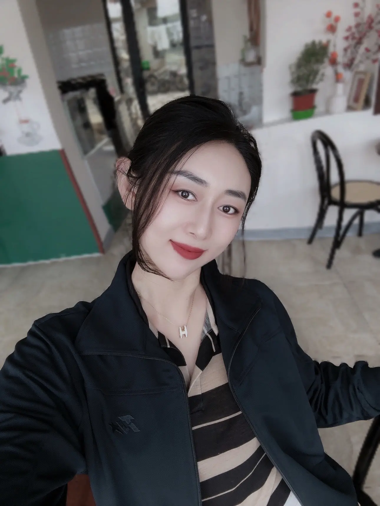 生活就是这样，我们不知道顺其自然有多自然，但却知道现实有多现实。