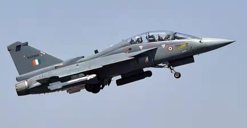 又杠上了！
目前印度正在举行的“三叉戟”三军联合军事演习有一部分划定的演习区域存