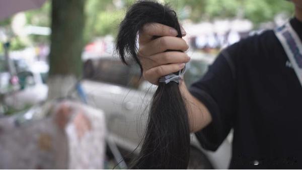 毕业季的仪式感，不止旅行、写真与散伙饭。丽水遂昌高三女生黄可依，给自己准备了一份