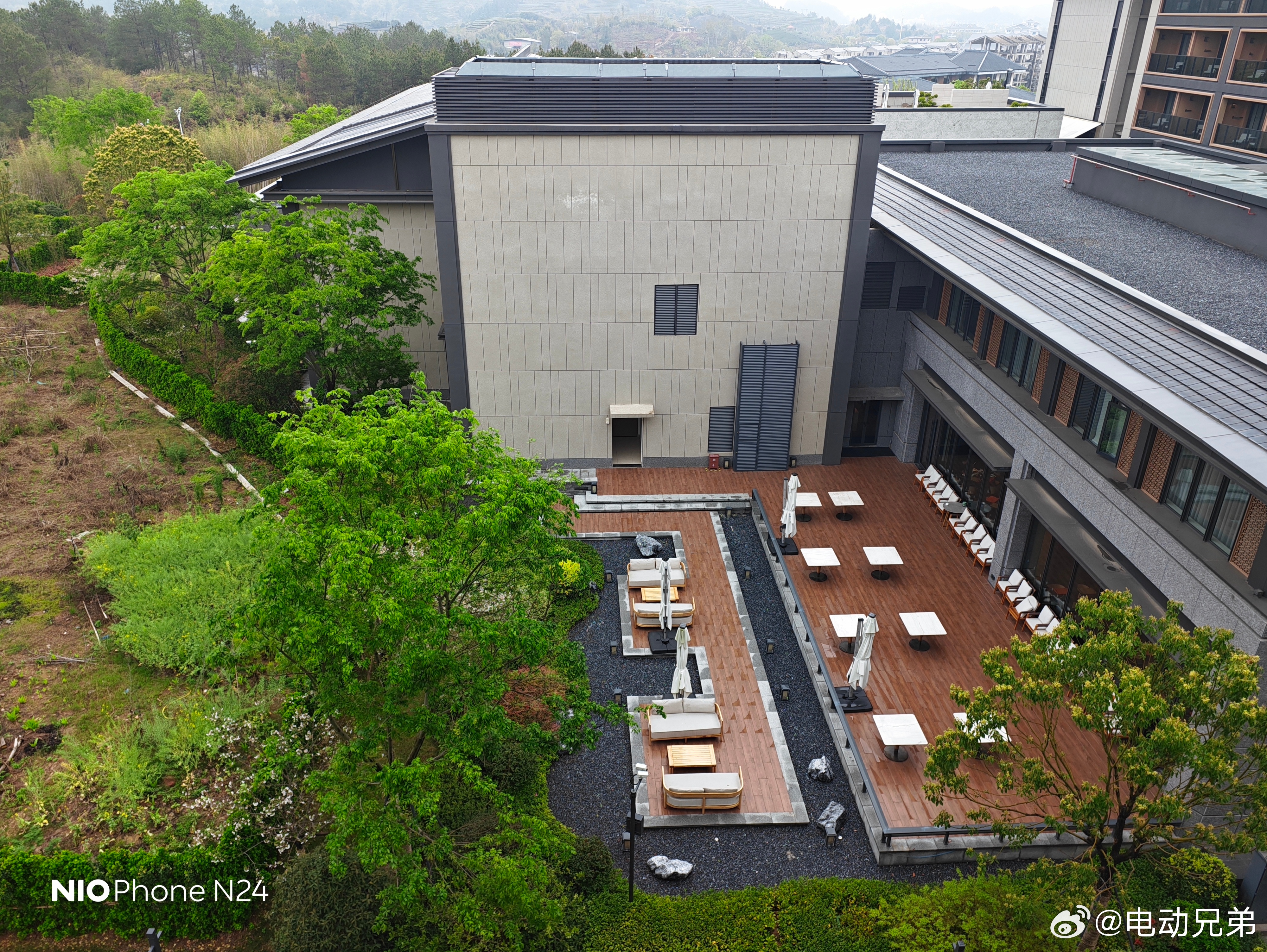 昨晚我在武夷山居然梦见已经开上ES9了，真是日有所思，夜有所梦。连操控感受都梦出