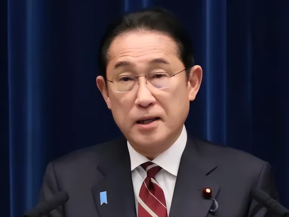 日本那边又有大动静了！
这回是自民党内部来了个“大换血”，前干事长石破茂大哥成功
