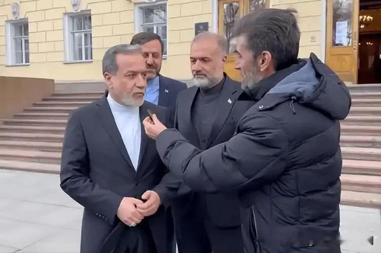 俄罗斯总统普京在伊朗建交100周年活动中强调，伊朗人民的反美抵抗精神赢得全球尊重