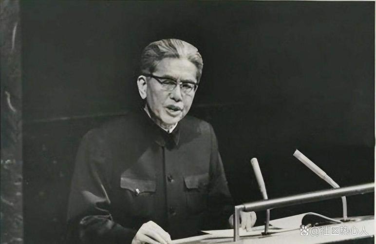 1970年，乔冠华起草的“五二零声明”稿被紧急送到毛主席的案头。毛主席看后大笑：