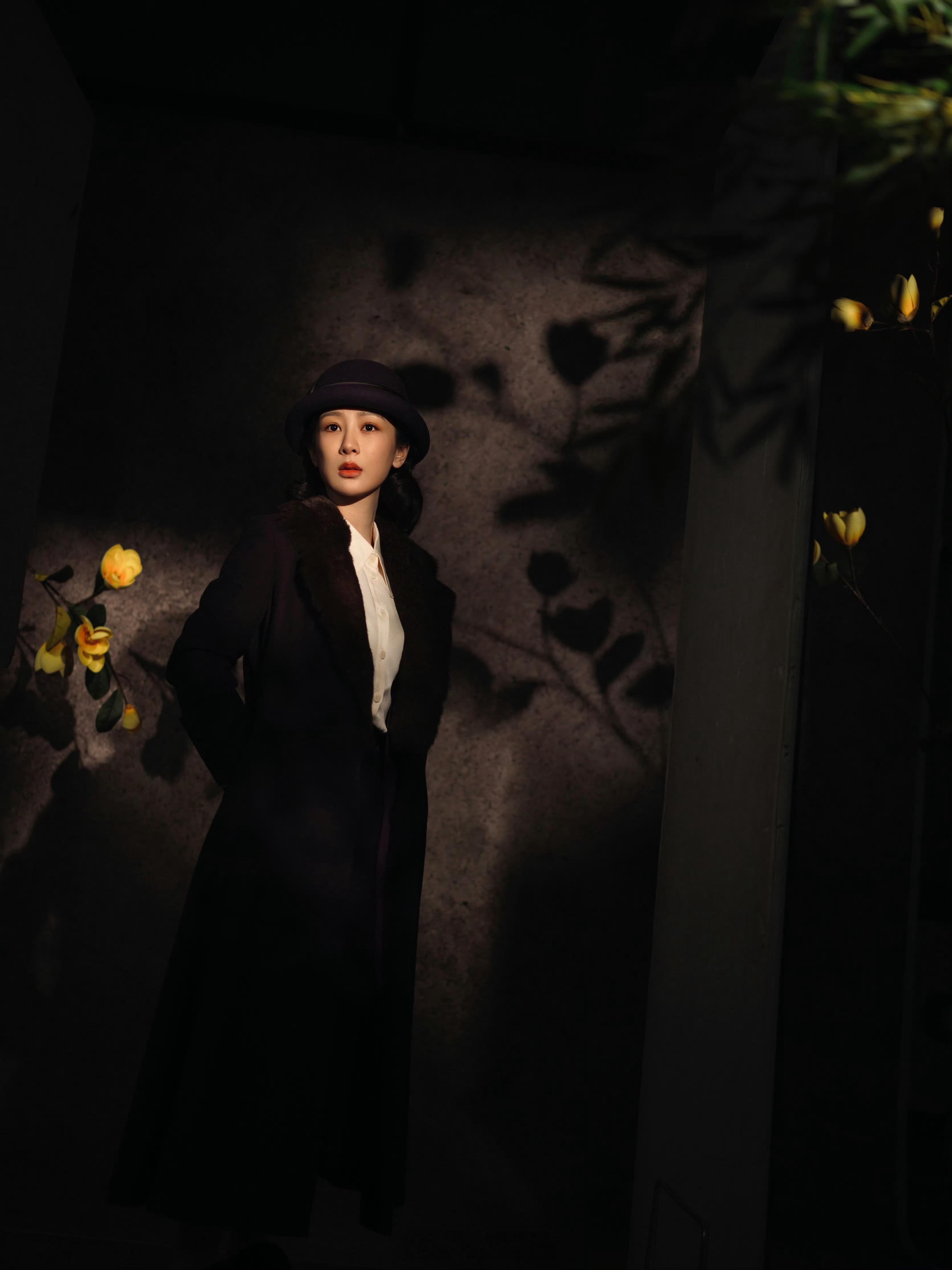 我要被杨紫的董竹君迷住了，身处民国乱世，只有女性的柔软是很难存活的，必须得兼具韧