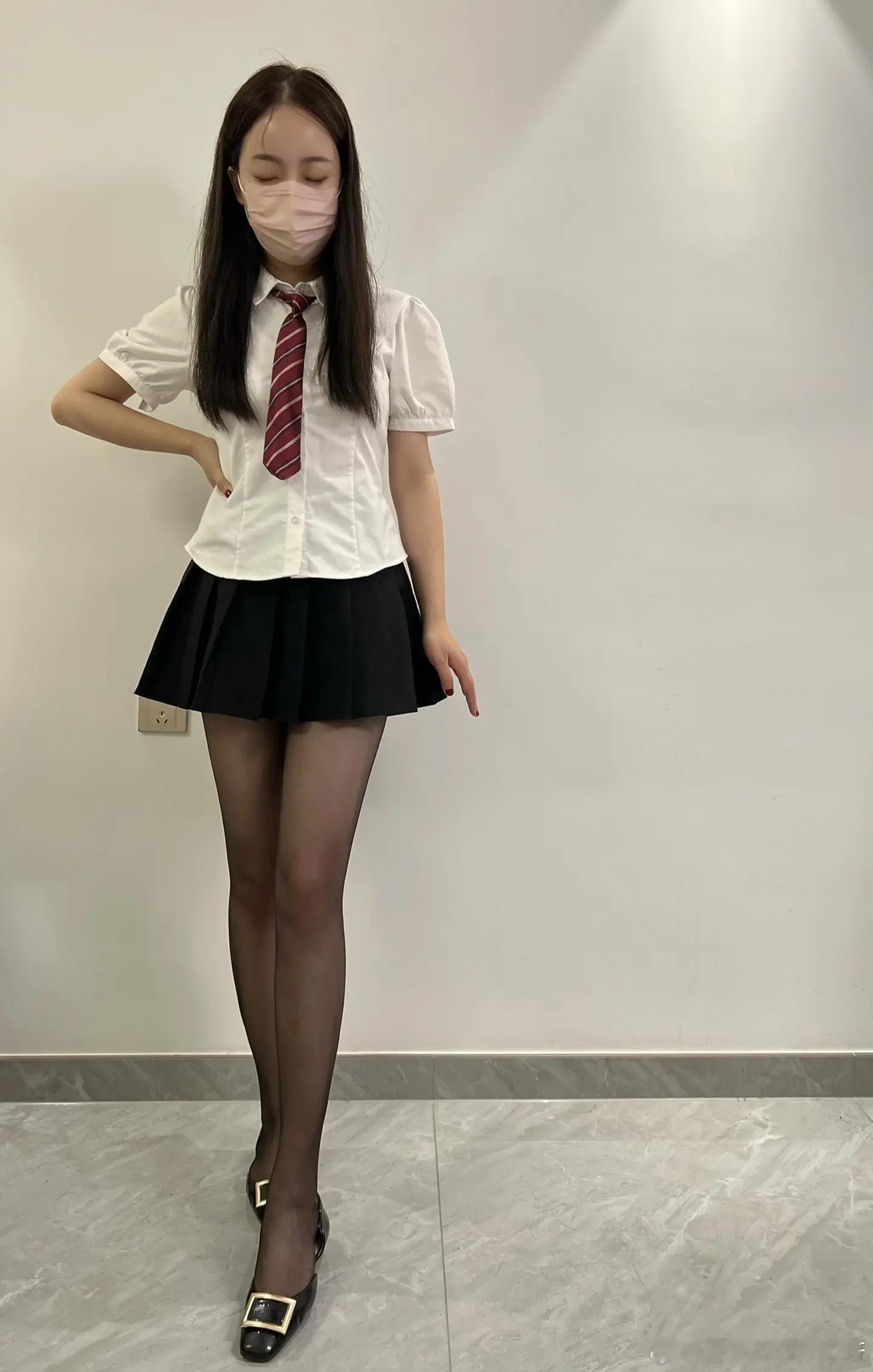 黑丝配平底鞋～ ​​​