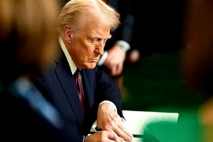 这事儿就挺逗的。
自己家的豆子卖不出去，急了，然后反手就说要调查我们，说我们没遵