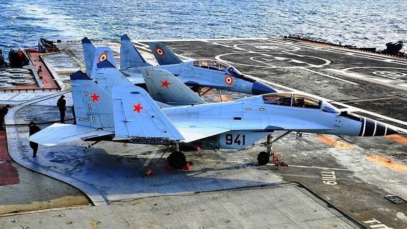 印:阿中  你家海军至少落后我家10年
中:啥玩意  老三你怕是没睡醒吧
印:我