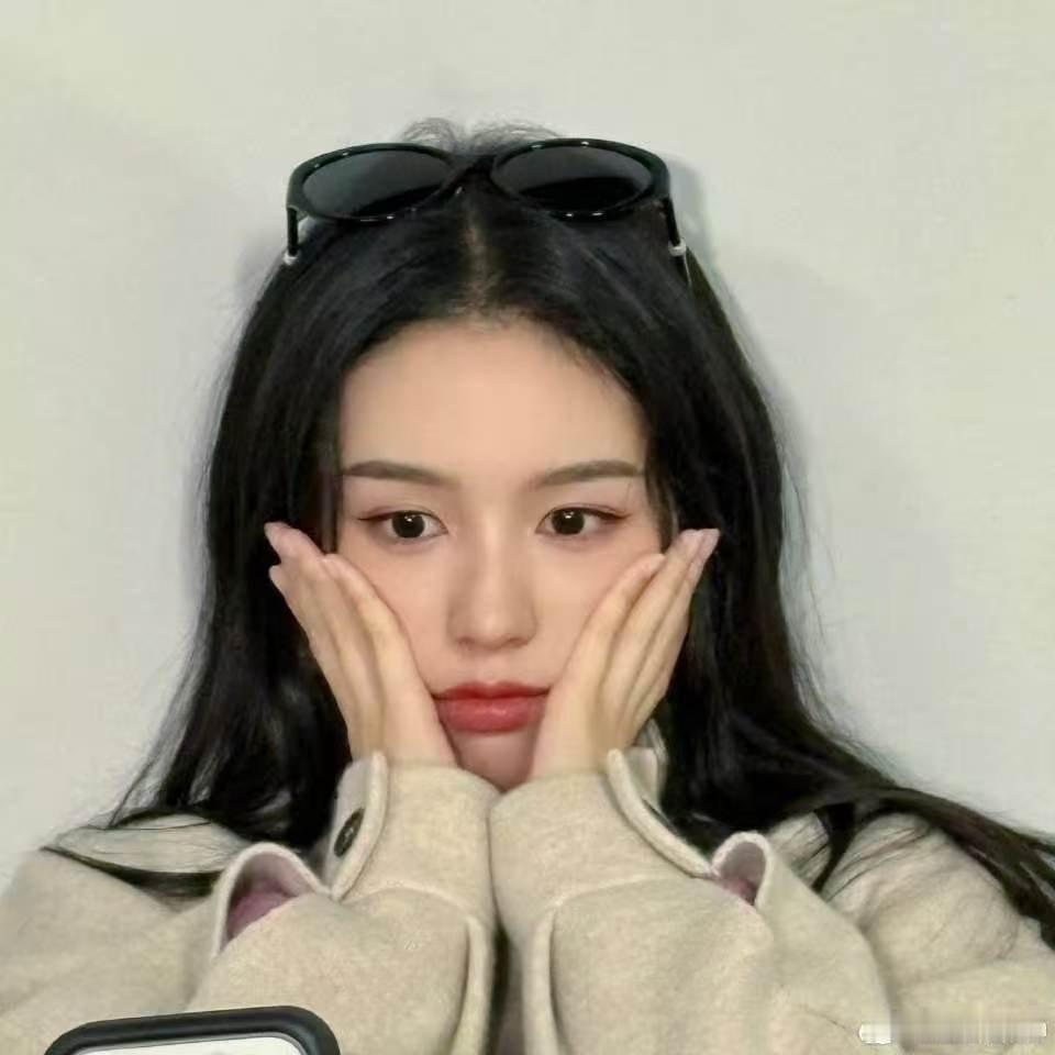 周也墨镜五连拍周也周一plog周也墨镜五连拍，哇塞哇塞，