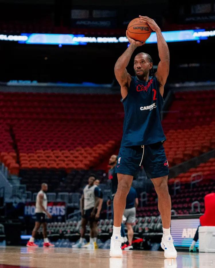 小卡36+7快船不敌热火5连败，哈登仅11+3鲍威尔战旧主30分北京时间12月2