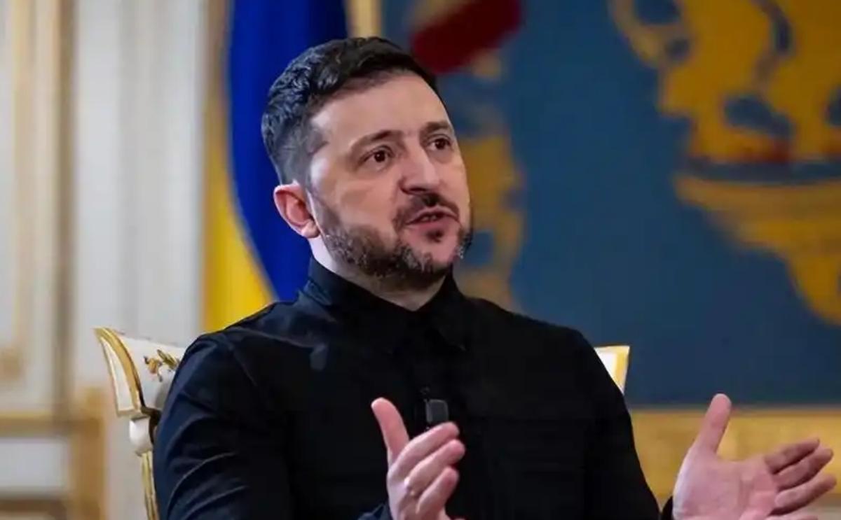 泽连斯基终究还是低头了。苦撑四年，家底都快输光了。人口骤降1500万，外援彻底断