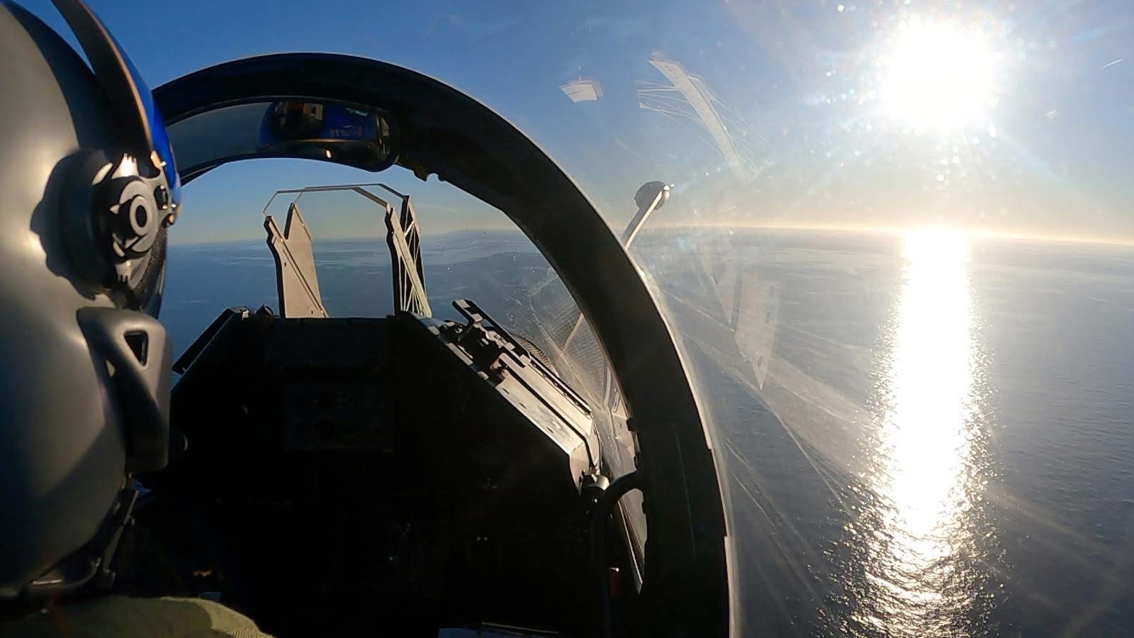 今日幻影中外舰闻 早安 “突袭戴高乐”Photo credit: AAE 