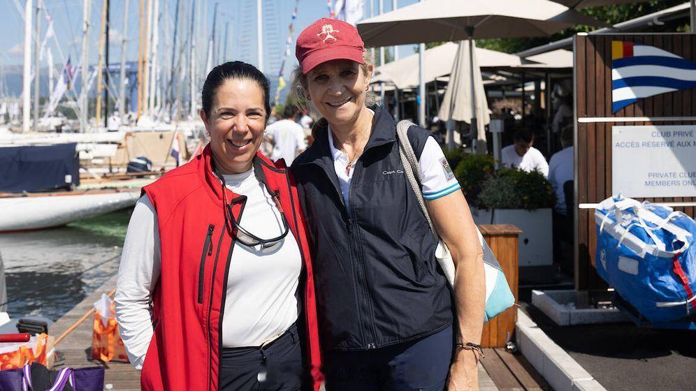 胡安·卡洛斯在日内瓦参加6米级帆船锦标赛，大女儿伊莲娜公主陪同，索菲亚王后已经到
