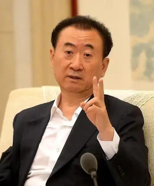 就在昨天，永辉赢了36亿官司，却没一个赢家…
 
表面上永辉超市刚赢了仲裁：大连