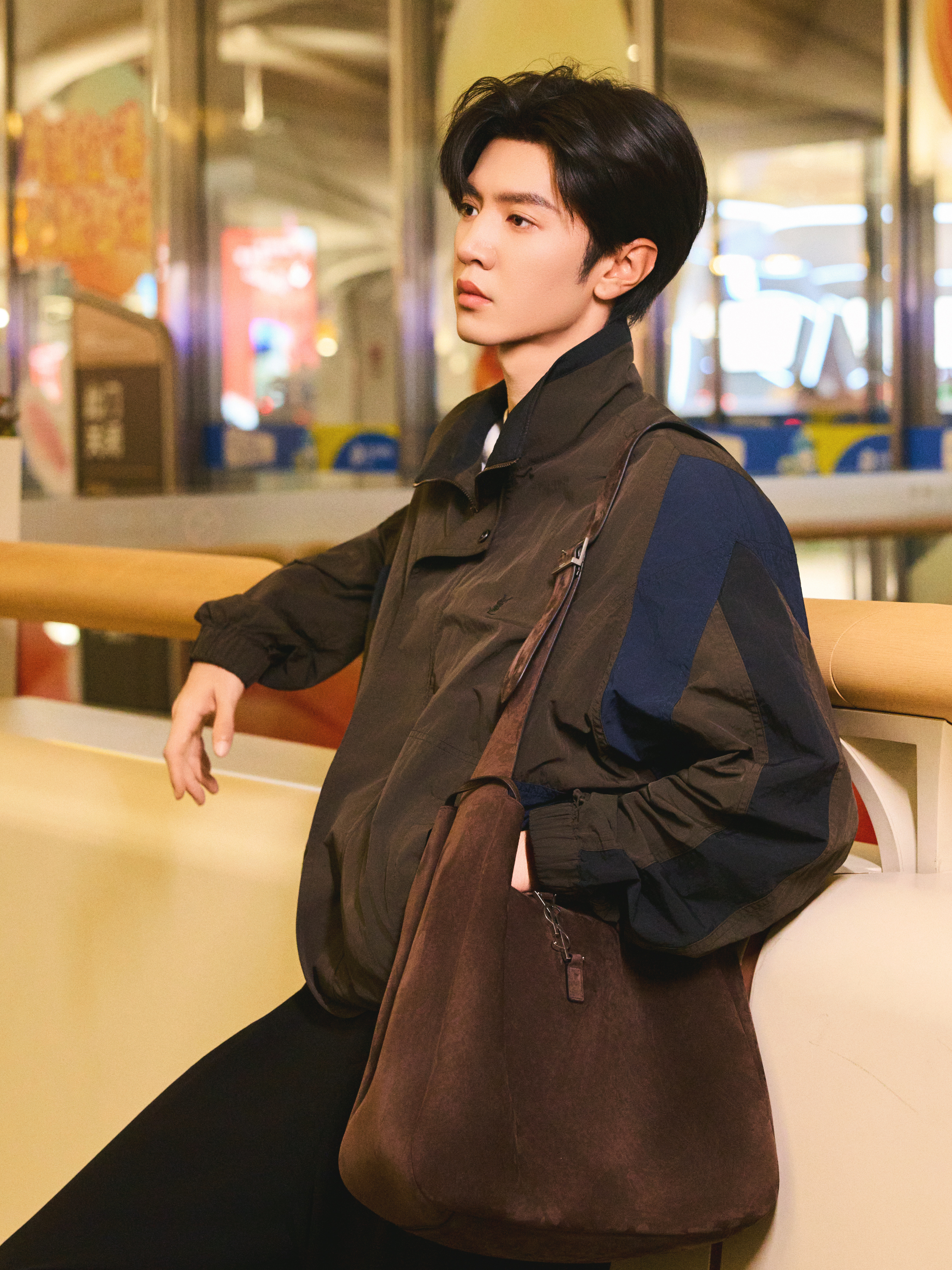 陈哲远｜Saint Laurent  巴黎时装周 YSL 型男启程！双线代言人出
