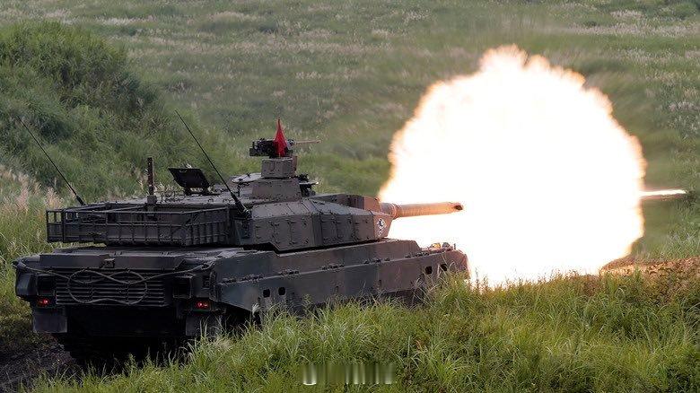 刚刚，日本陆上自卫队服役的三名士兵在周二上午于日本南部大分县陆上自卫队日向营地进