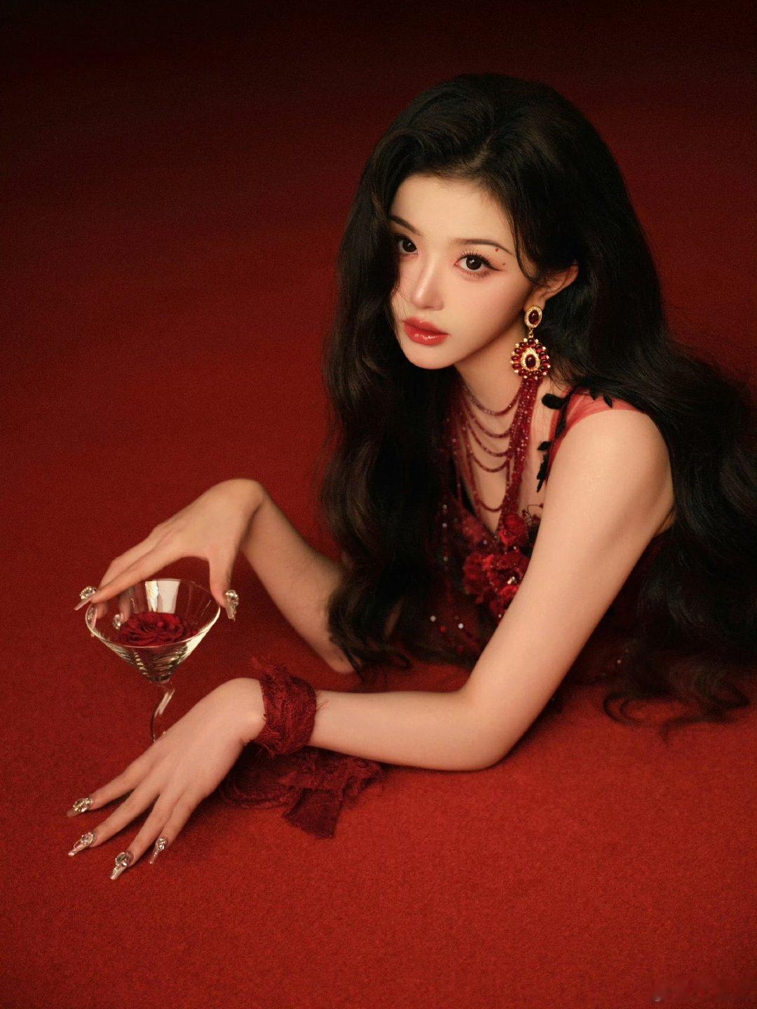 孔雪儿生日新歌WORKIT造型孔雪儿全新单曲WORKIT孔雪儿携全新单曲《WOR