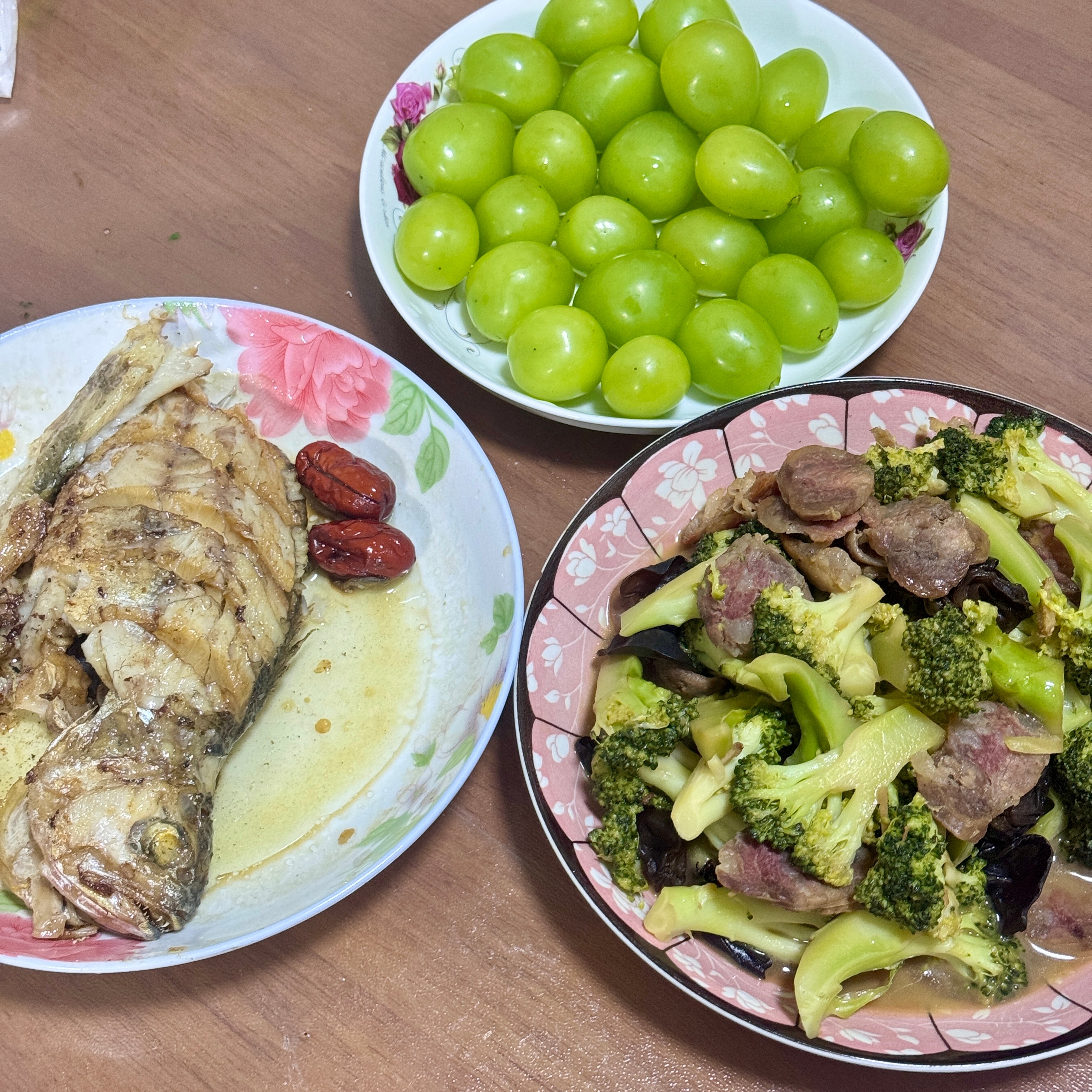 一人食晚饭 略有点失败版我妈让我把鱼热一下 我发现我家锅根本不是不粘锅[哆啦A梦
