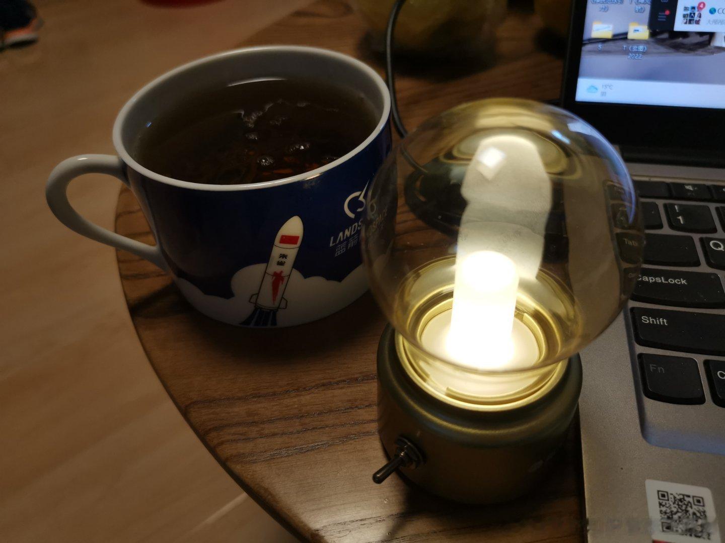 一灯一盏，敬先贤缅英杰。 ​​​