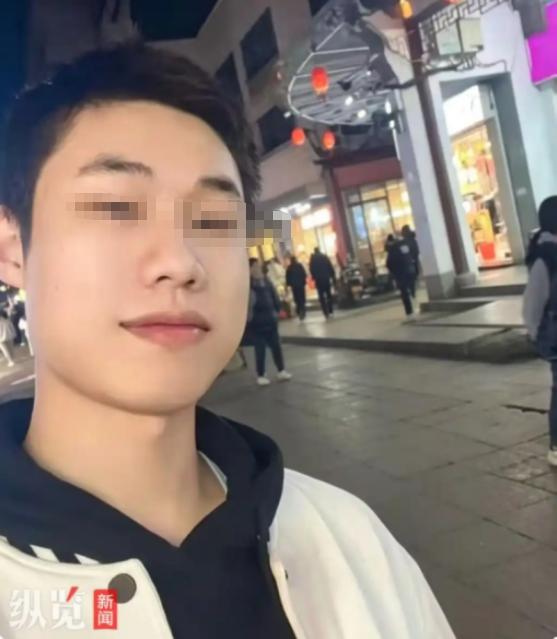 太诡异了！浙江安吉31岁男子用“去杭州接人”的谎言骗过所有人，实则独自狂奔100