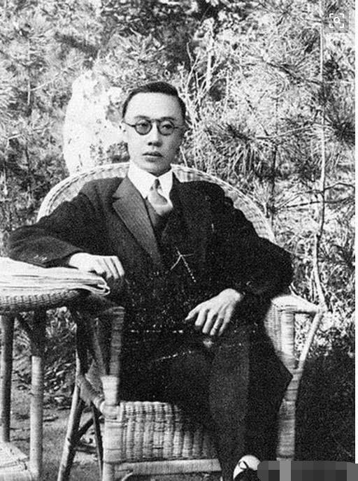 1956年，李玉琴到看守所探望溥仪，管理员考虑到两人14年没同房，破例让她留宿一