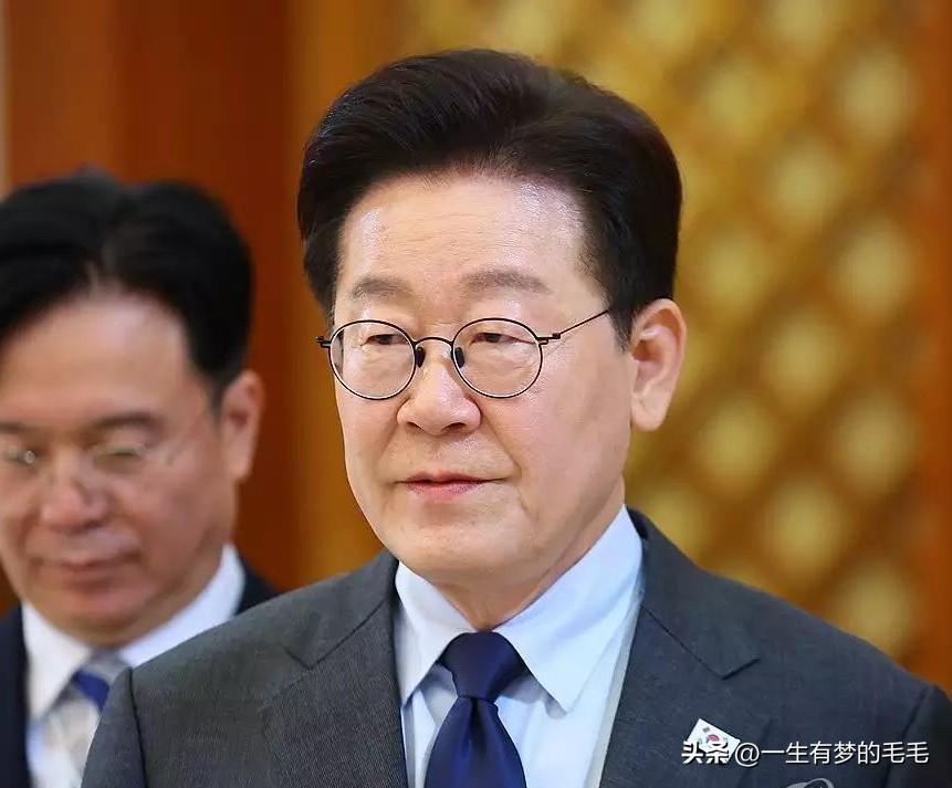 据韩国政府公职人员伦理委员会3月26日公开的财产申报内容，截至2025年12月3