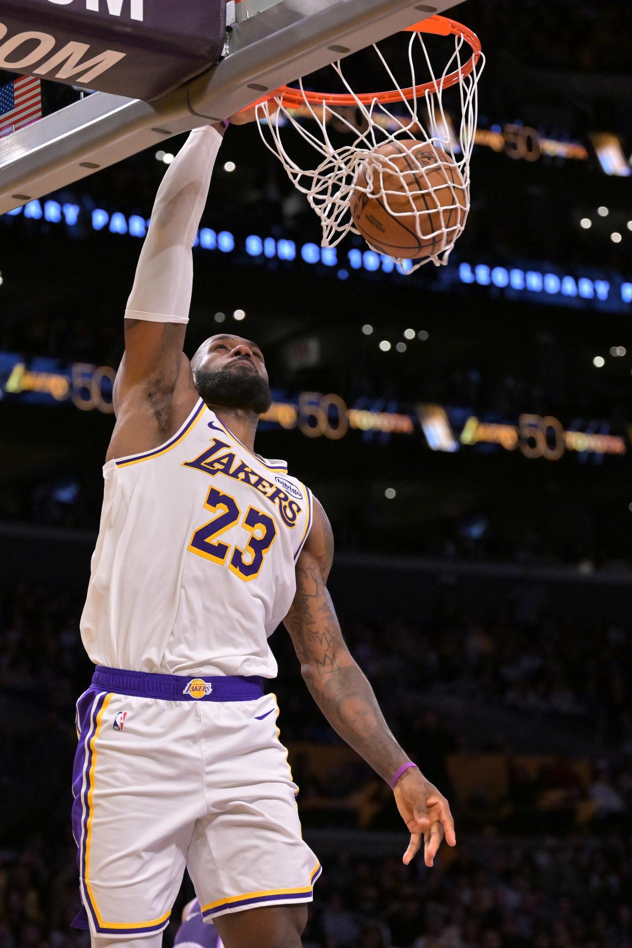 全力詹老当益壮！41岁高龄傲视群雄湖人120:114逆转灰熊！
41岁詹姆斯火力