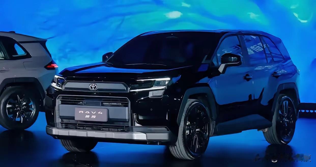 全新RAV4荣放最近迎来了全面升级，无论你看重它的哪个方面，这款车似乎都准备好了