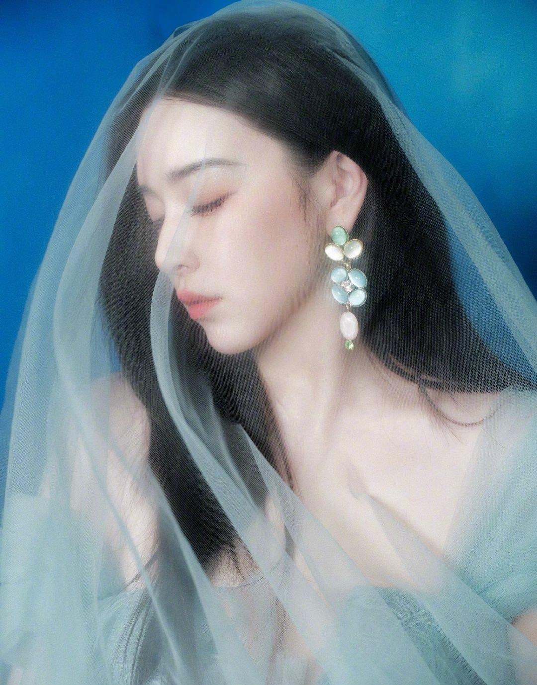 为了穿仙女裙不吃晚餐，你愿意吗？

呵呵，我不愿意。当然，也有女人为了美愿意这么