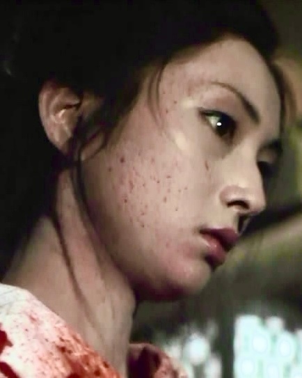 1973年，梶芽衣子在《修罗雪姬》中的一张面孔。从雪夜中绽放的一只血蝴蝶。 ​​