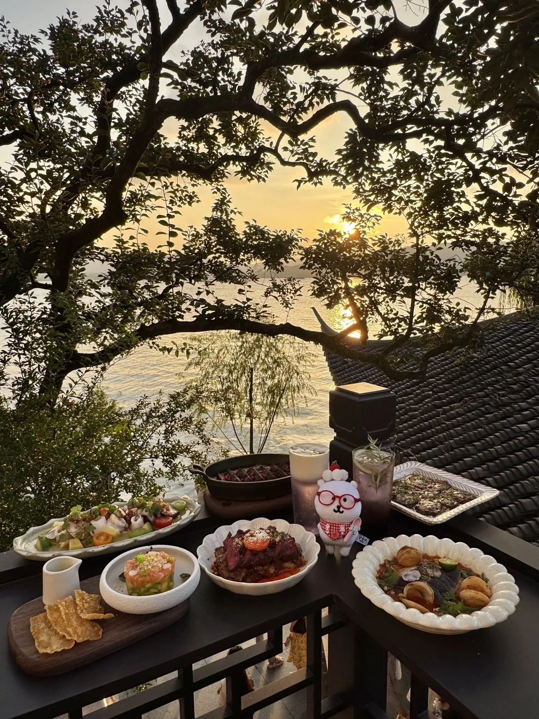 它唯一的缺点：西湖边限定……🥺🥺