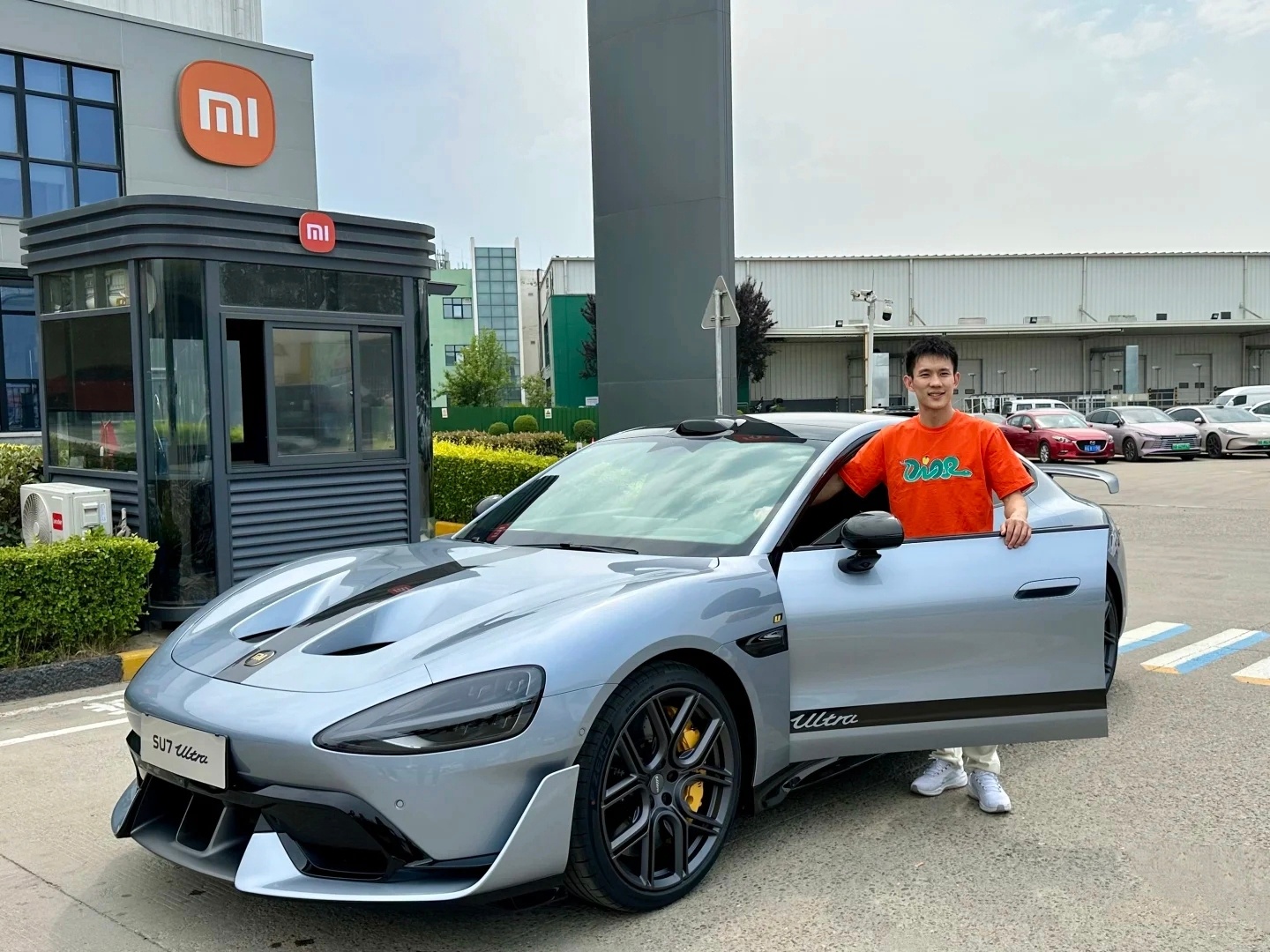 奥运冠军杨昊 喜提陕西首台双风道前舱盖版Ultra，用行动为实力投票。纵有流言纷