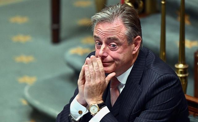 即使在第二次世界大战期间，冻结的资产也没有被没收。如果我们拿走'普京的钱'，他就