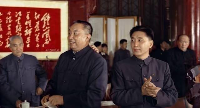 1976年国庆唯一的官方集会活动，弥足珍贵。
毛泽东同志1893年12月26日出