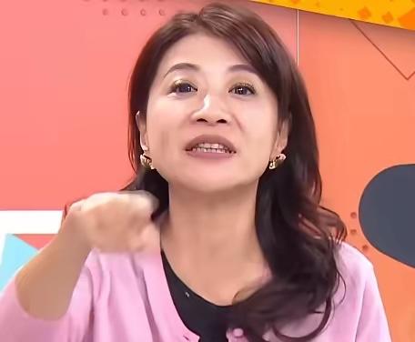 昨天，民众党主席黄国昌表示，唯独在访问大陆前特别打电话给带团的李伟华，叮咛这些年