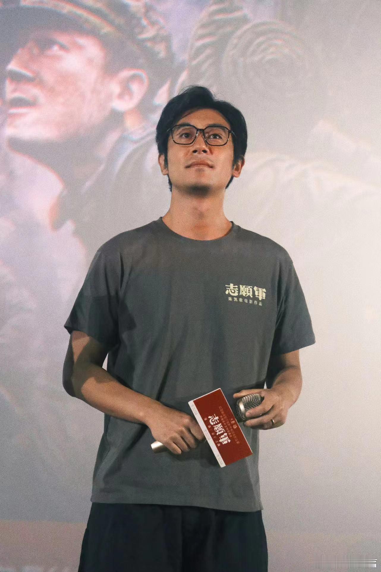 #志愿军朱亚文为张孝恒流的泪# 看到朱亚文眼睁睁看着张孝恒牺牲，眼泪忍不住夺眶而