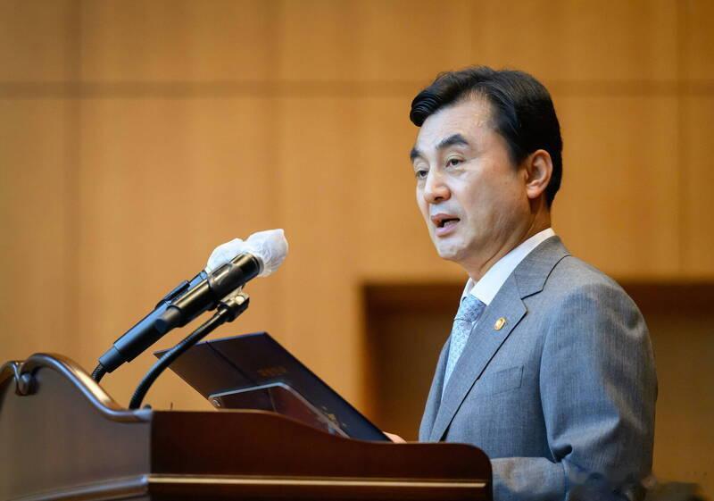 朝鲜核武器数量或超百枚？韩防长：估计约80至120枚海外新鲜事 美国总统特朗普1